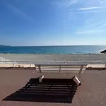 Jardin Sur La Promenade Des Anglais